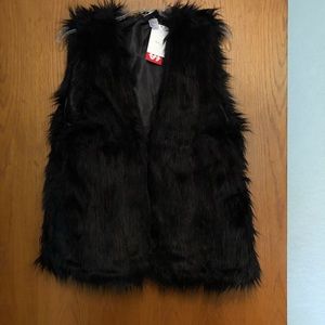 HM Black fur vest